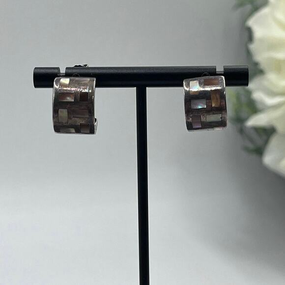 Vintage Sterling Silver 925 Inlaid Mother of Pearl Half Hoop Huggie Earrings - Picture 1 of 11